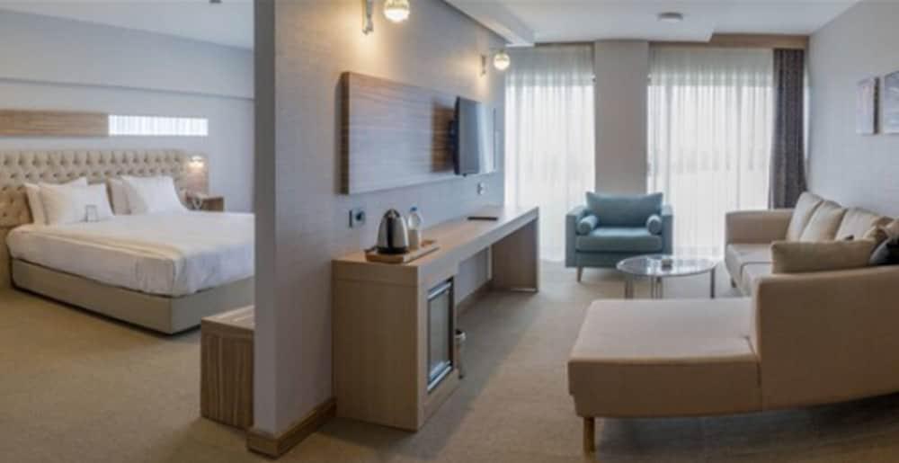 Greymark Hotel — 10