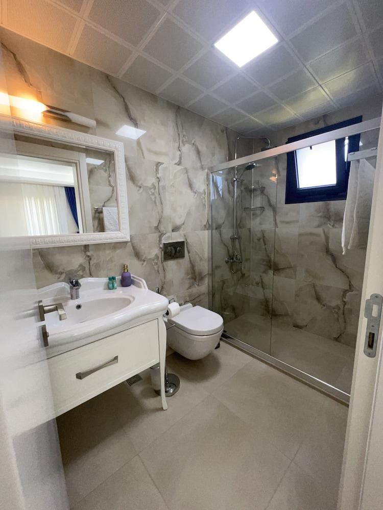 Dalyan Risus Suite — 8