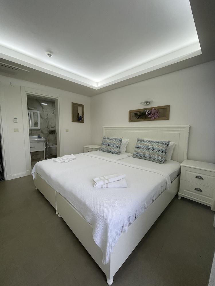 Dalyan Risus Suite — 4