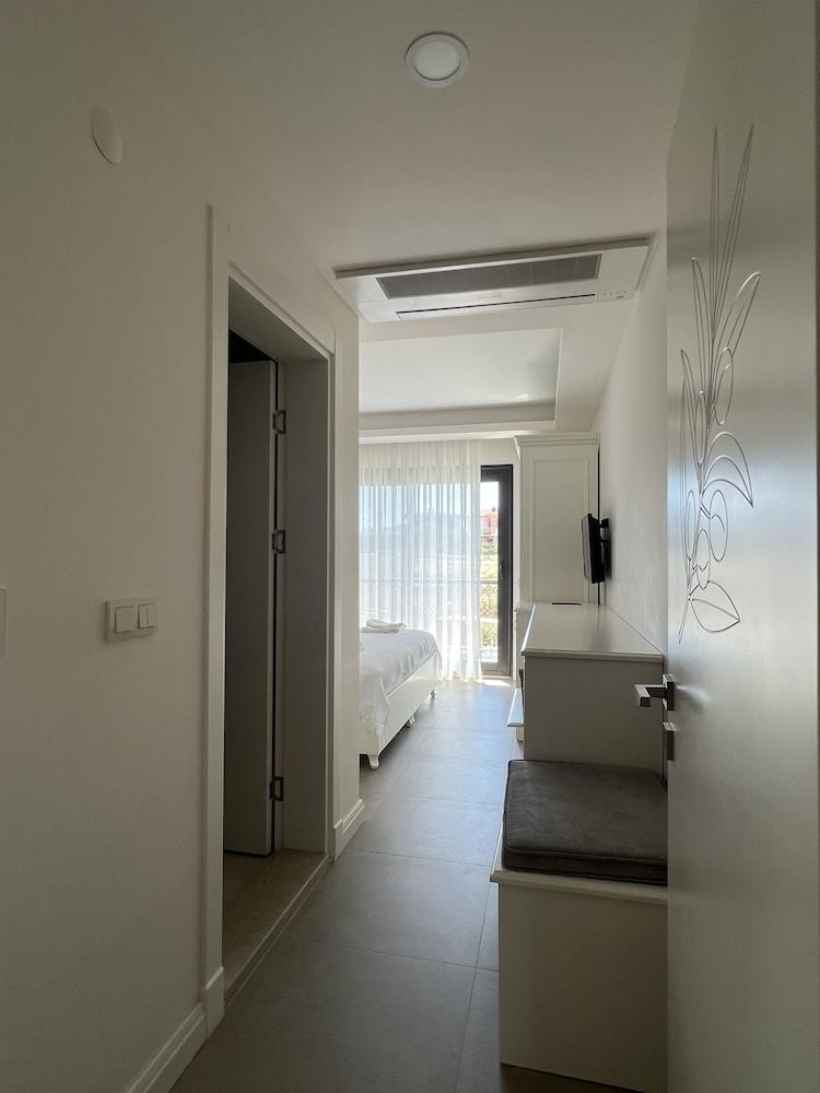 Dalyan Risus Suite — 3