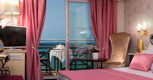 Asmira Royal Deluxe Hotel — 7