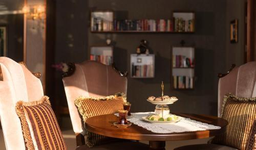 Asmira Royal Deluxe Hotel — 2
