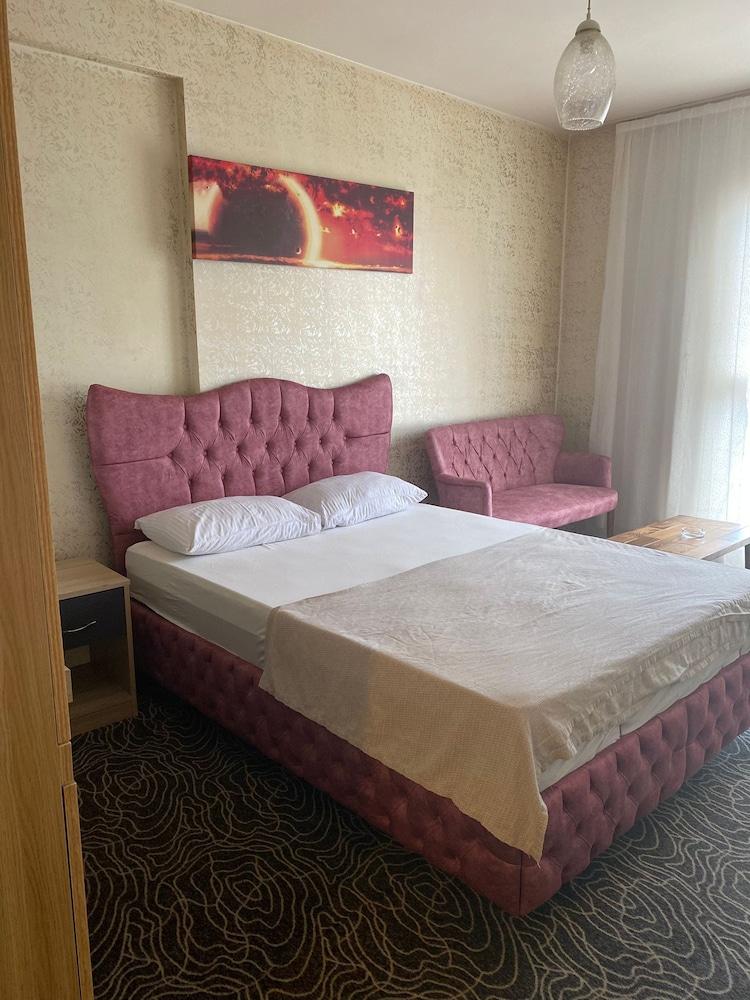 Pin Suit Istanbul — 10