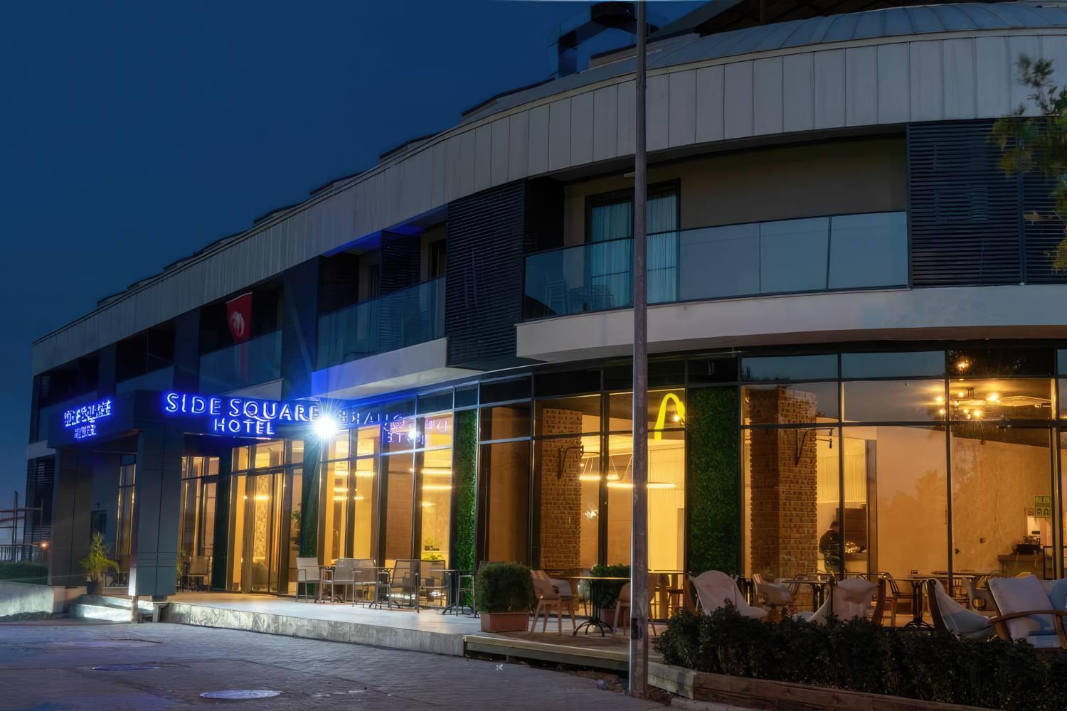 Side Square Hotel — 2