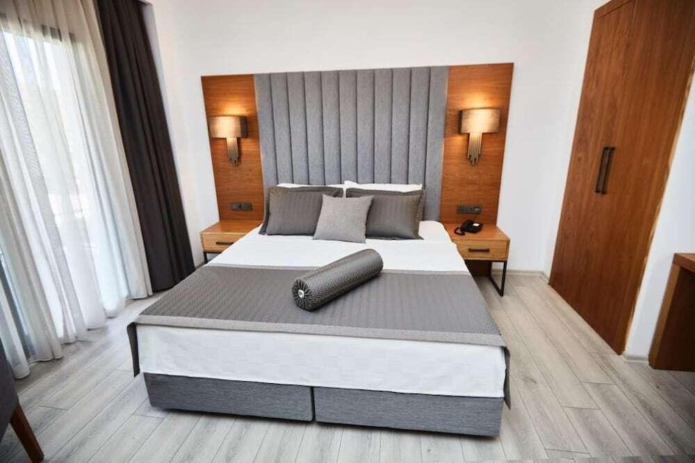 Ruwais Hotel — 8