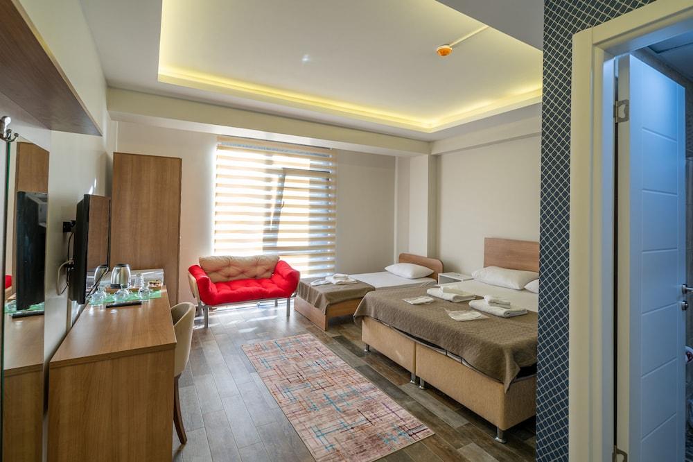 Sist 34 Suit Hotel — 3