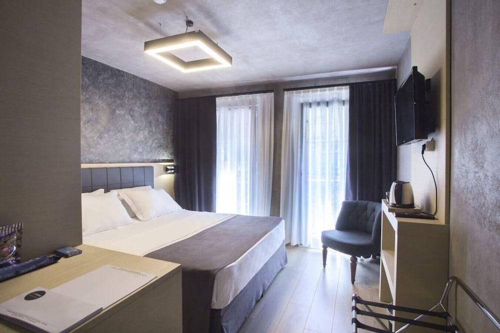 Redstone Hotel — 7