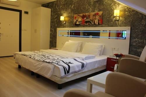 Taksim Doorway Suites 2 — 3