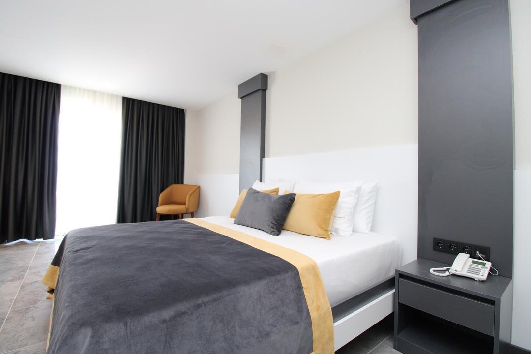 Laroxx Hotel — 10