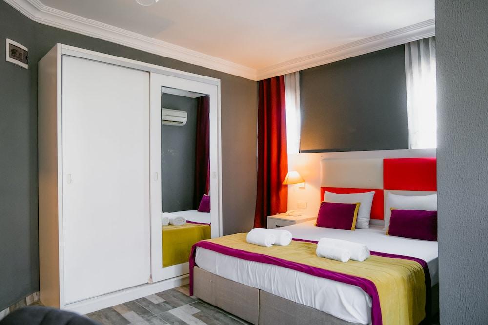 Orange Owl Hotel — 7
