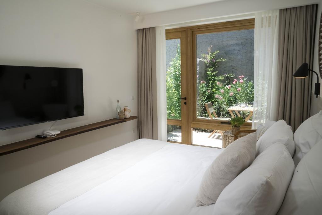 Perios Beach House — 9