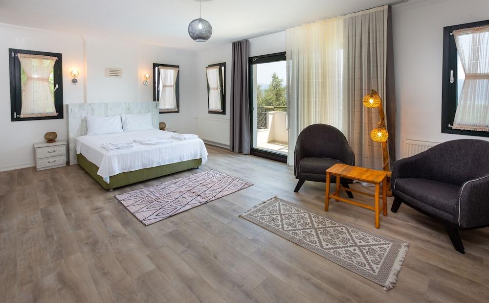 Beacon Hill Suites — 10