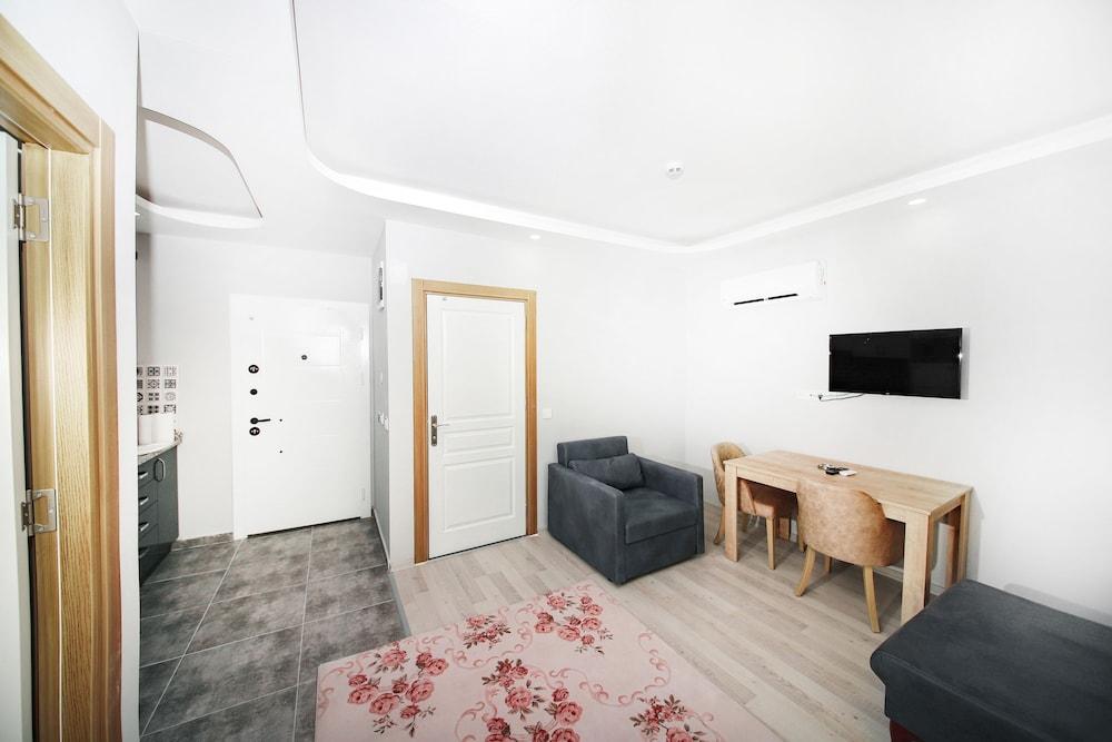 Adam Apart Hotel 2 — 9