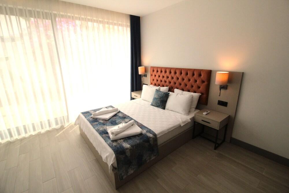 A'la Grand Residence — 7