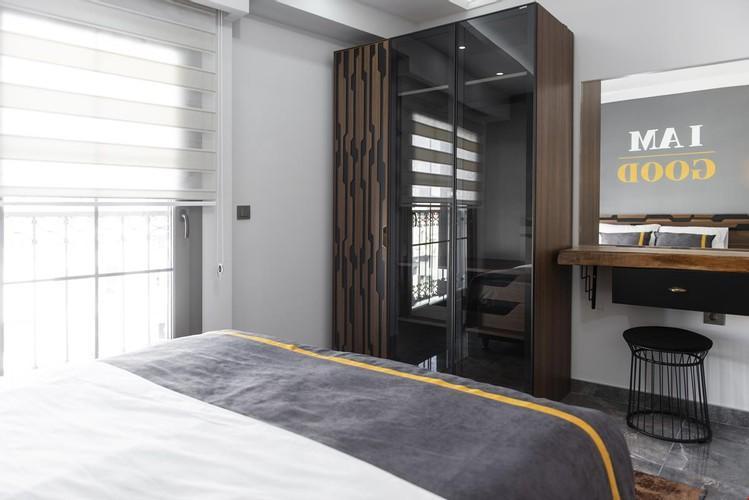 Aveyn Apart — 4