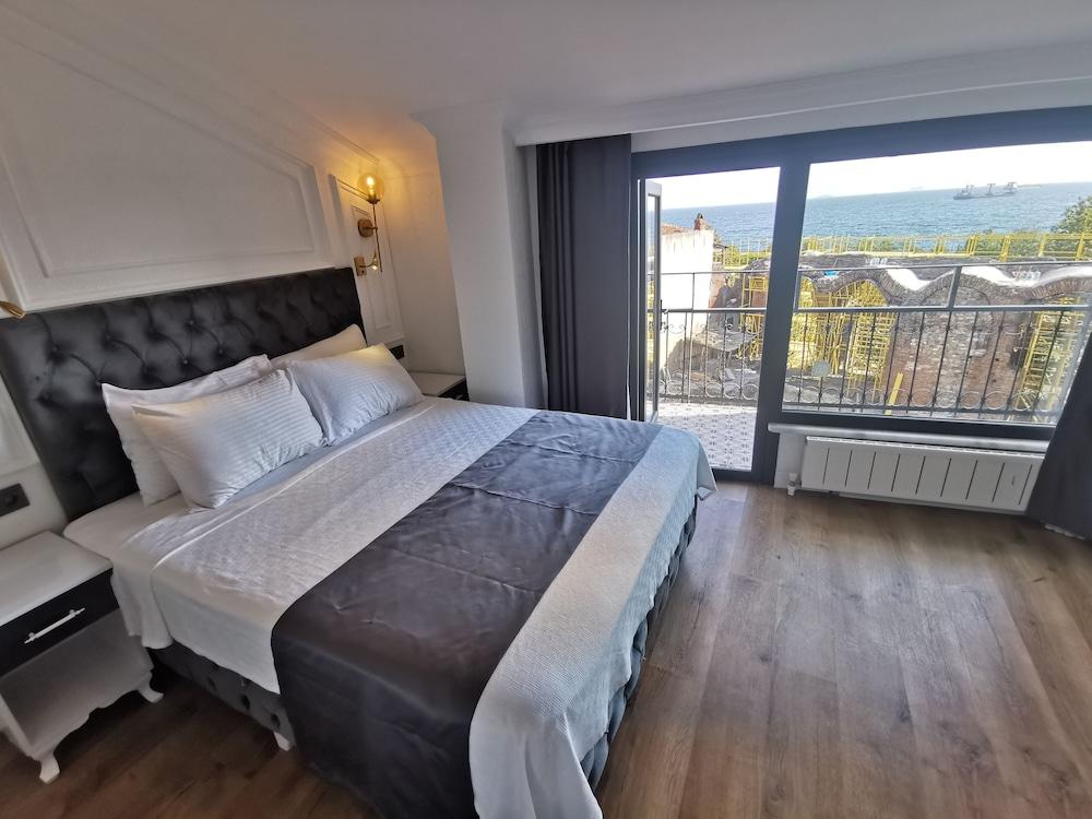 Efzen Hotel — 2
