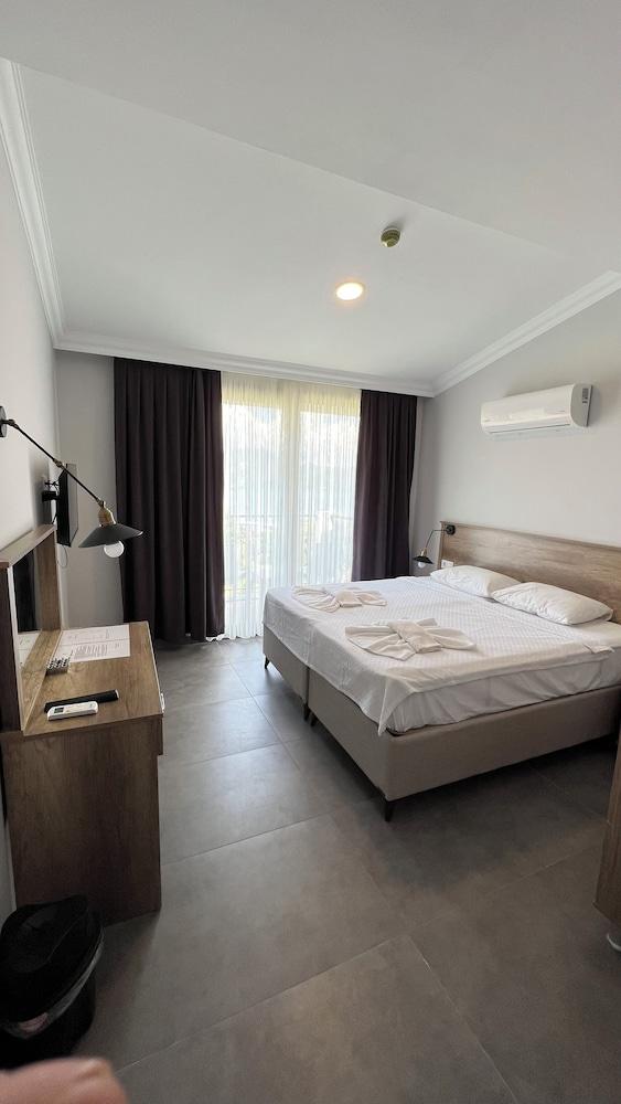Hotel Mood Hill — 10