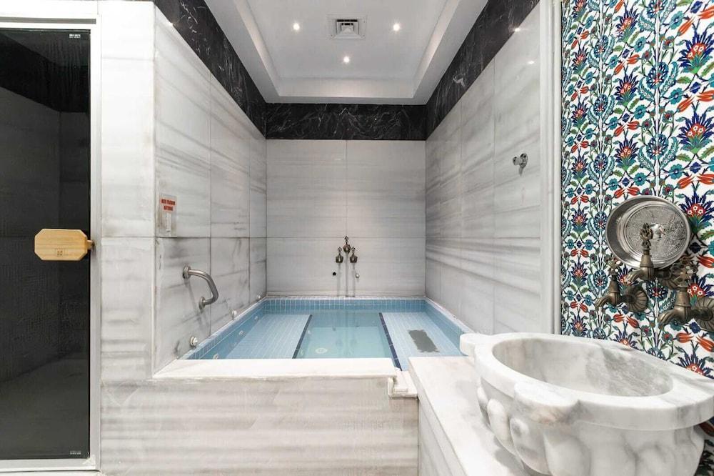 Bonjur Hotel Thermal & Wellness Club — 10