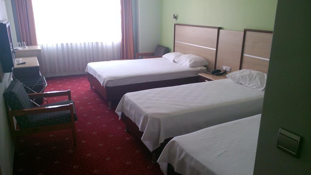 Halley Hotel — 10