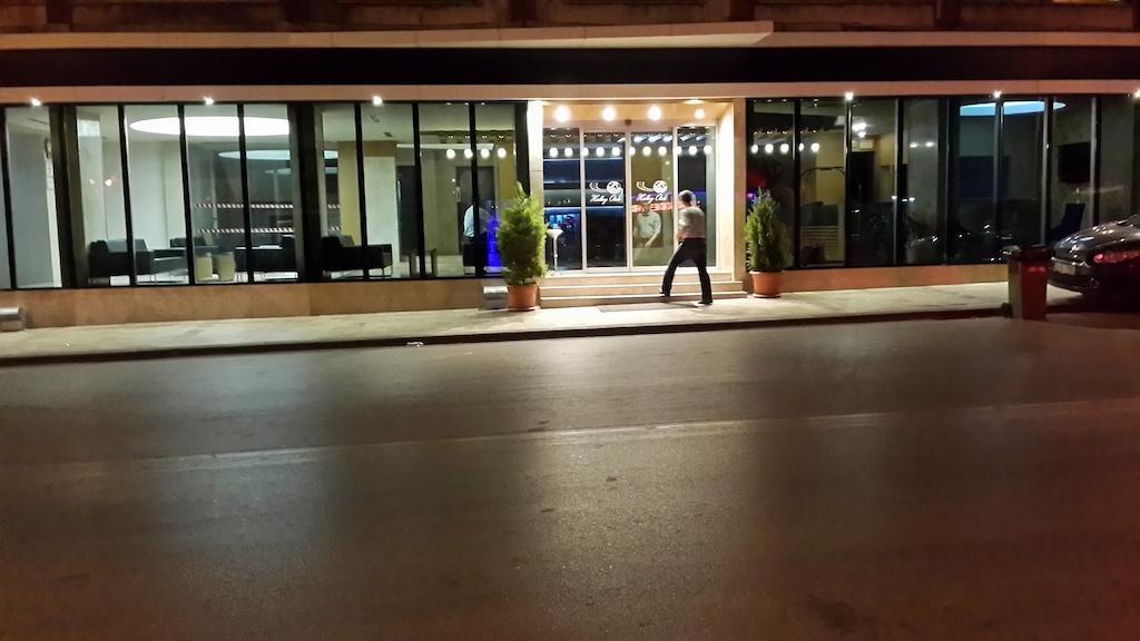 Halley Hotel — 4