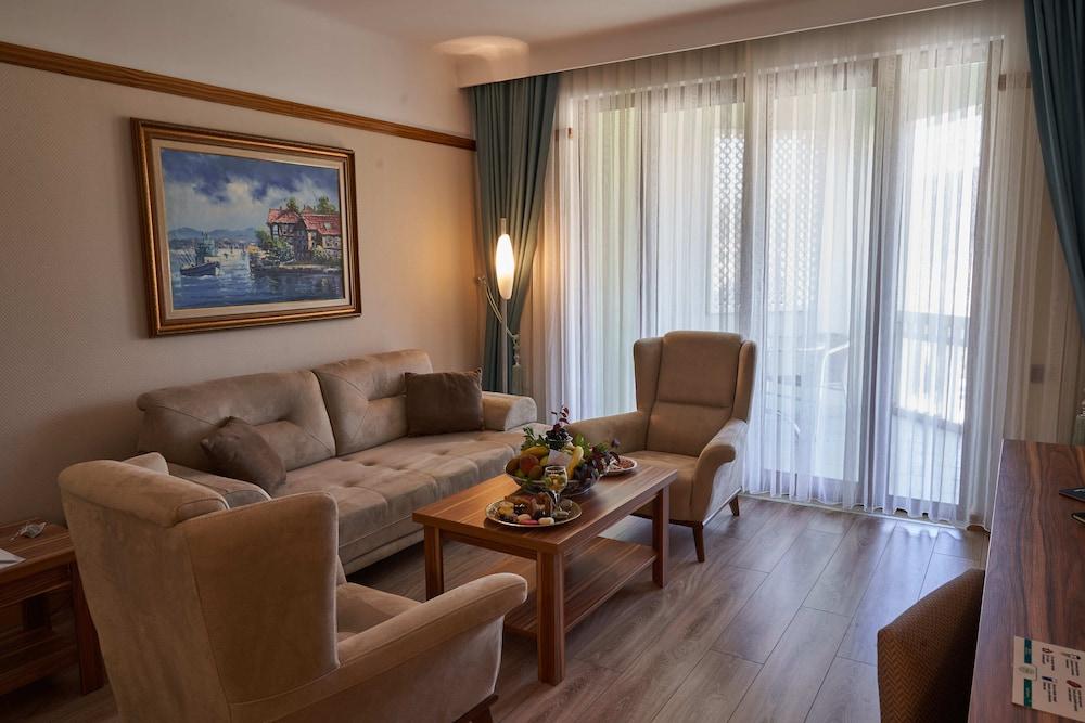 Eliz Hotel Convention Center Thermal Spa & Wellness — 9