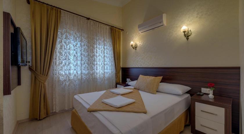 Theluna City Hotel — 8