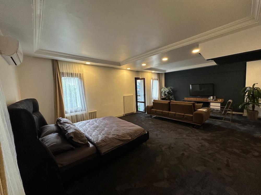 Mavilla Hotel — 4