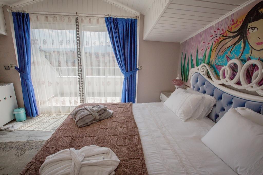Limnades Hotel — 8