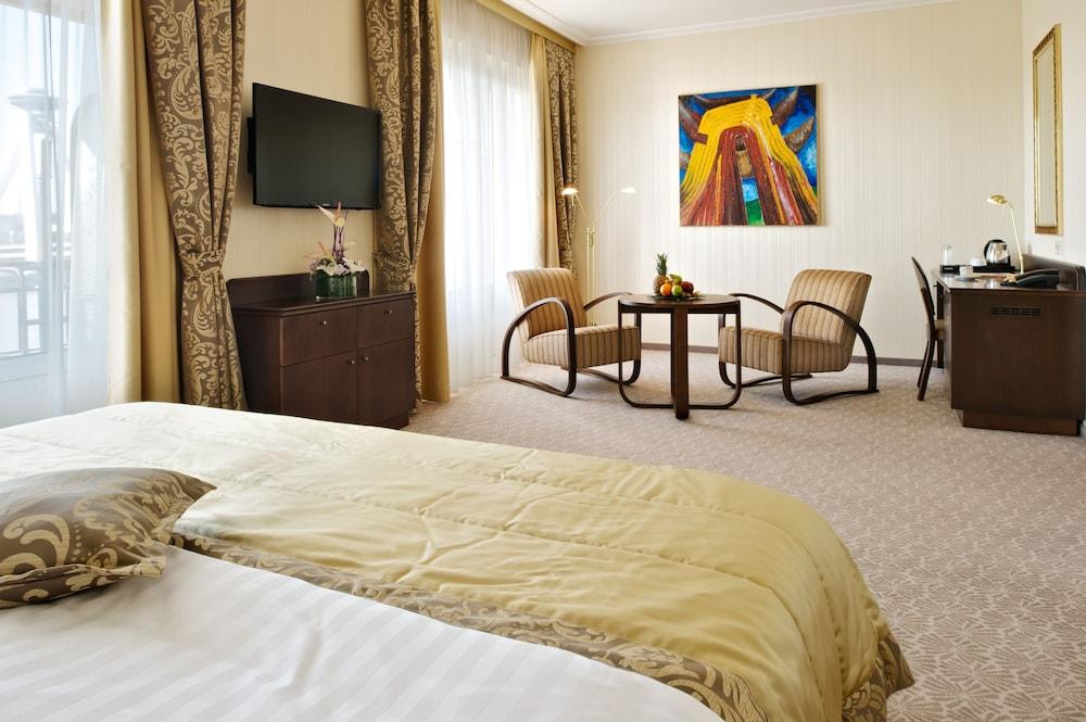 Devin Hotel — 10
