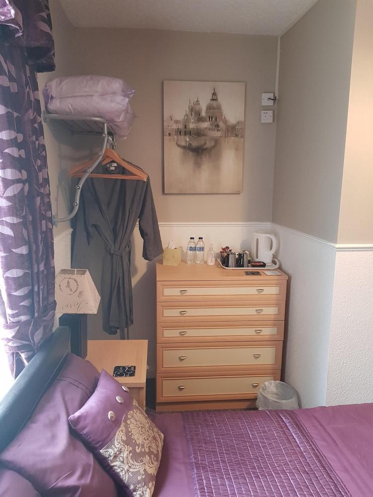 Thornhill Hotel — 6