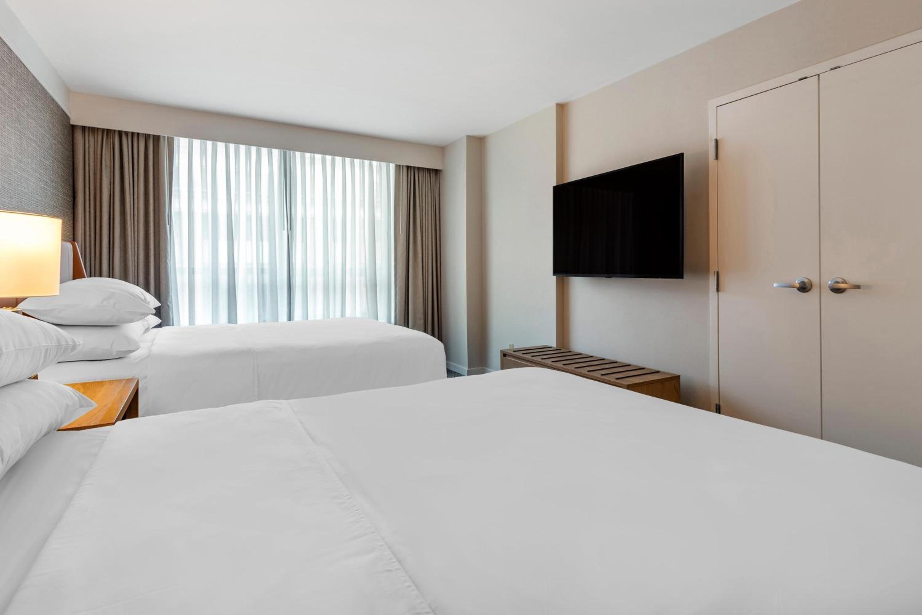 Sheraton Suites Old Town Alexandria — 6