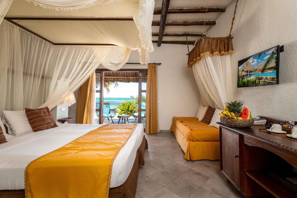 Karafuu Beach Resort & Spa — 7