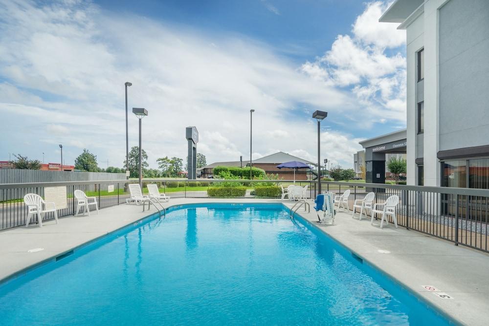HAMPTON INN JONESBORO — 8