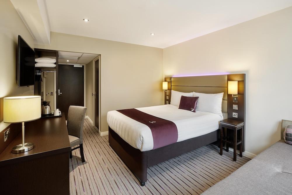 Premier Inn Newbury Town Centre South (A339) — 9
