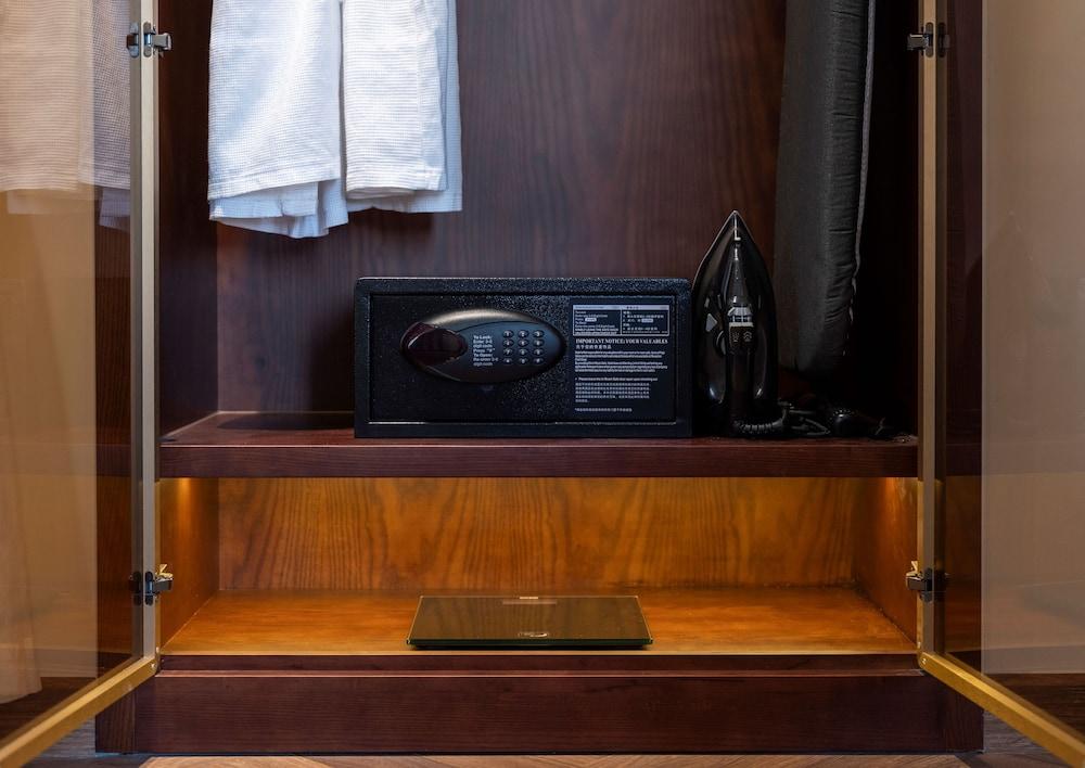 L'Signature Hotel & Spa — 10