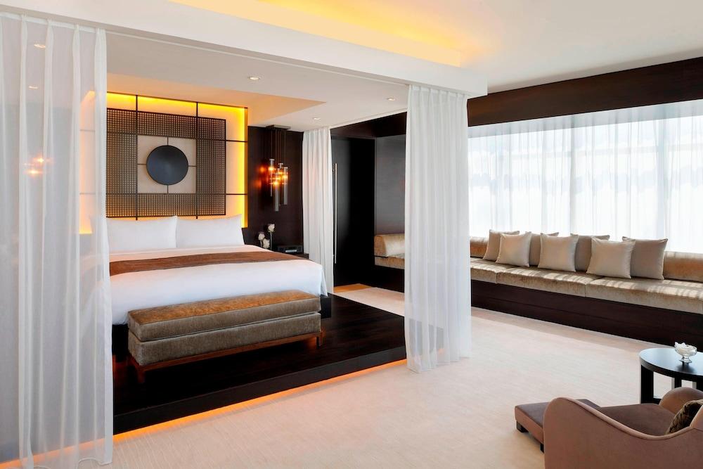 JW Marriott Marquis Hotel — 10