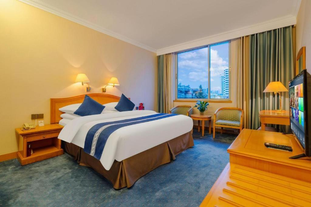 KUNMING HOTEL 3934 — 6