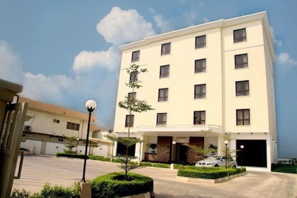 Chesney Hotel — 5