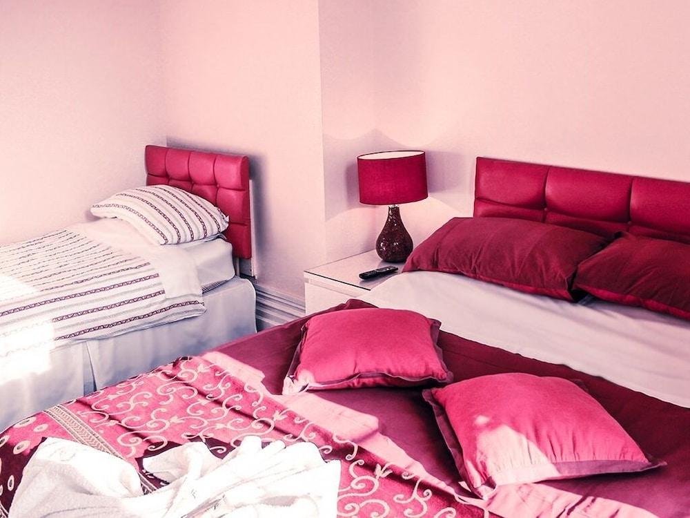 Tennyson House Hotel — 9