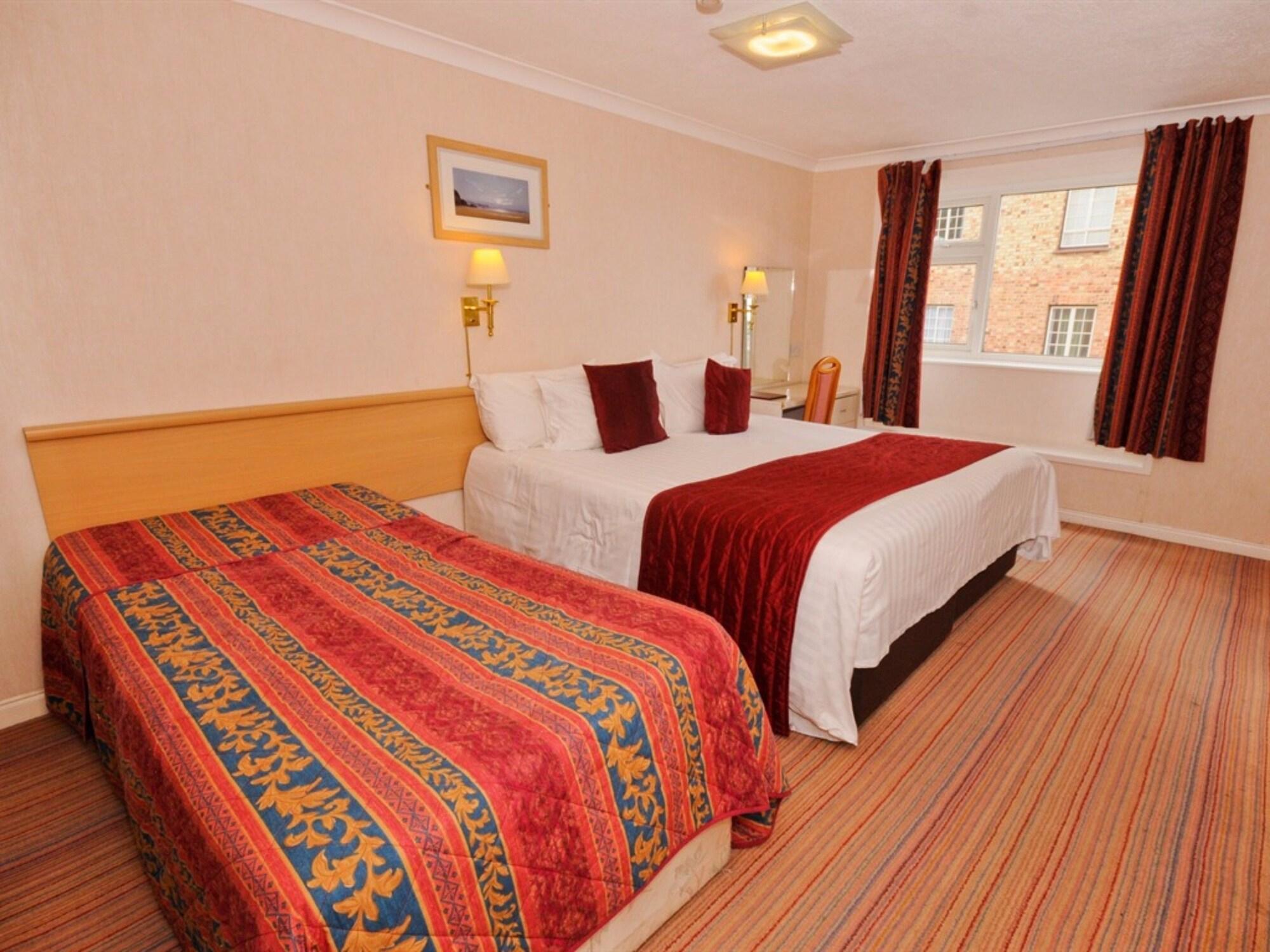 Denewood Hotel - Guest Accomodation — 7