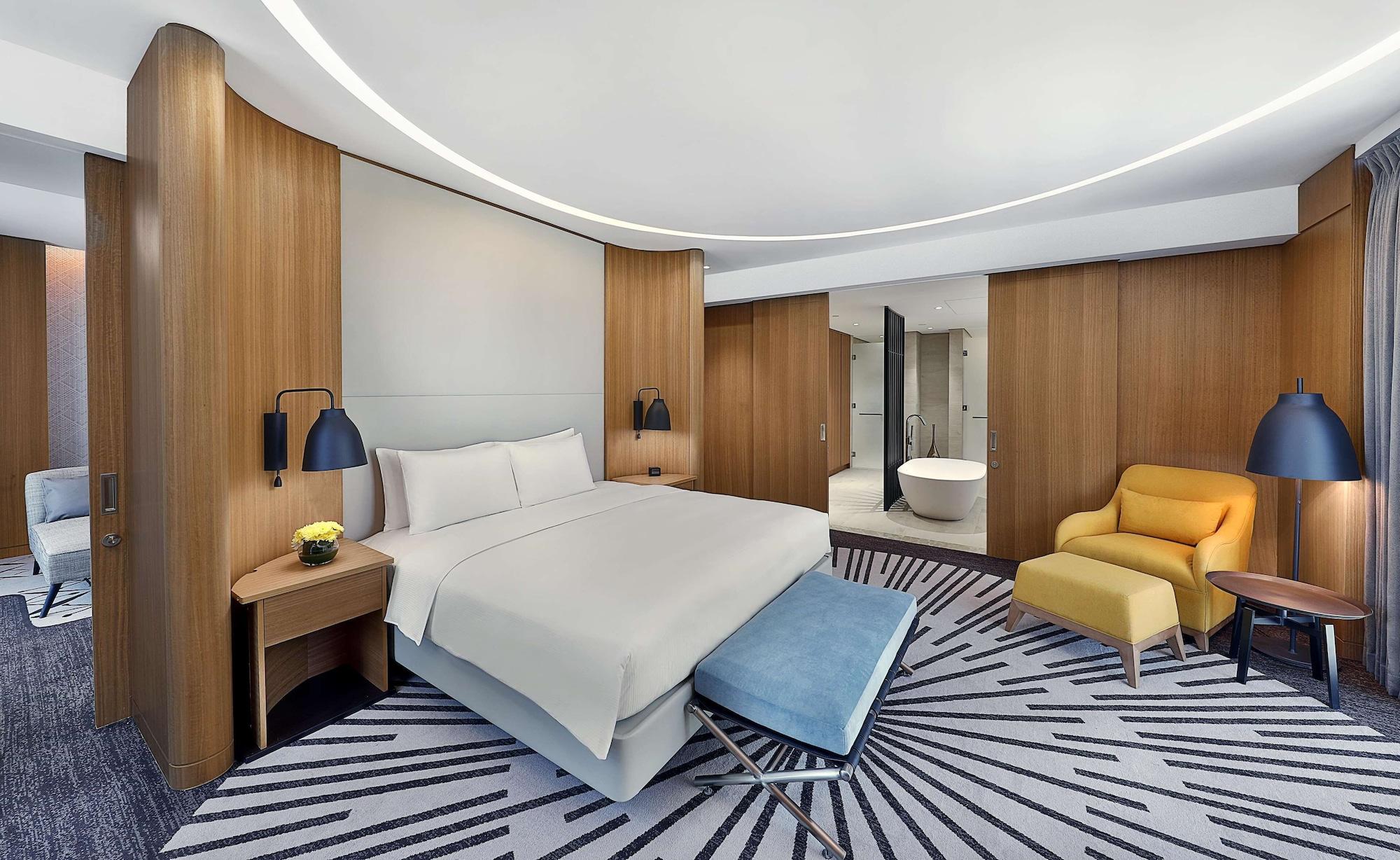 Doubletree by Hilton Dubai Business Bay — 7