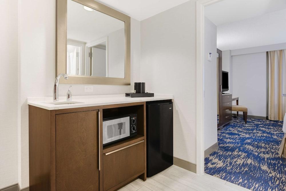 Embassy Suites Alexandria-Old Town — 8
