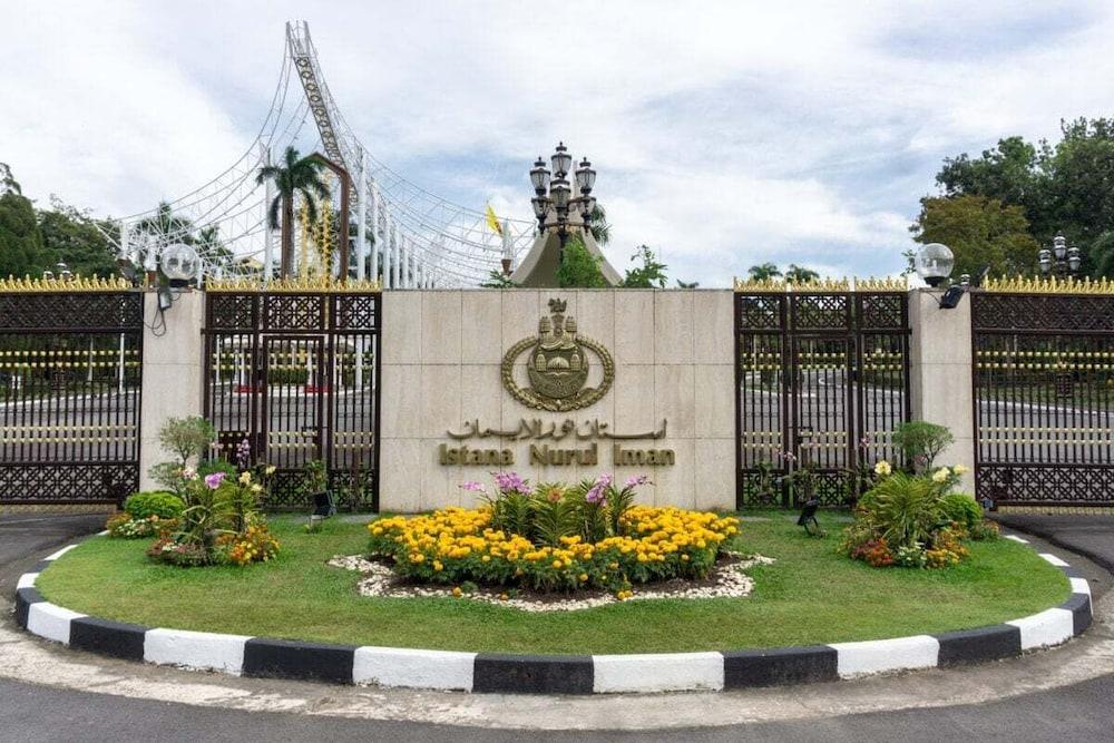 JUBILEE HOTEL — 10
