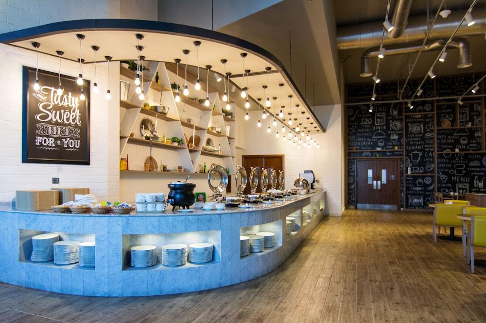 Ibis Styles Dragon Mart Dubai — 9