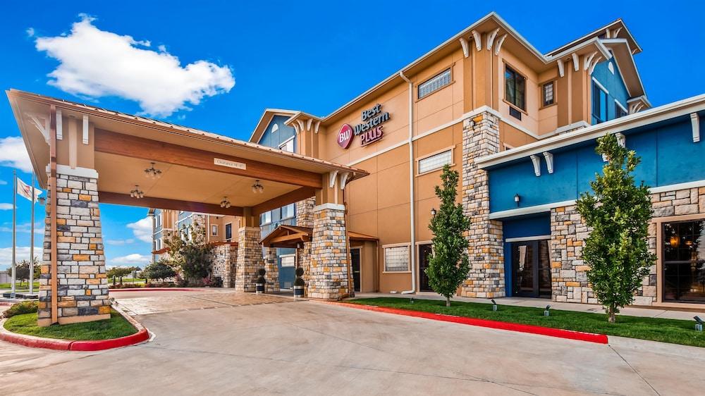 Best Western Plus Emerald Inn & Suites — 5