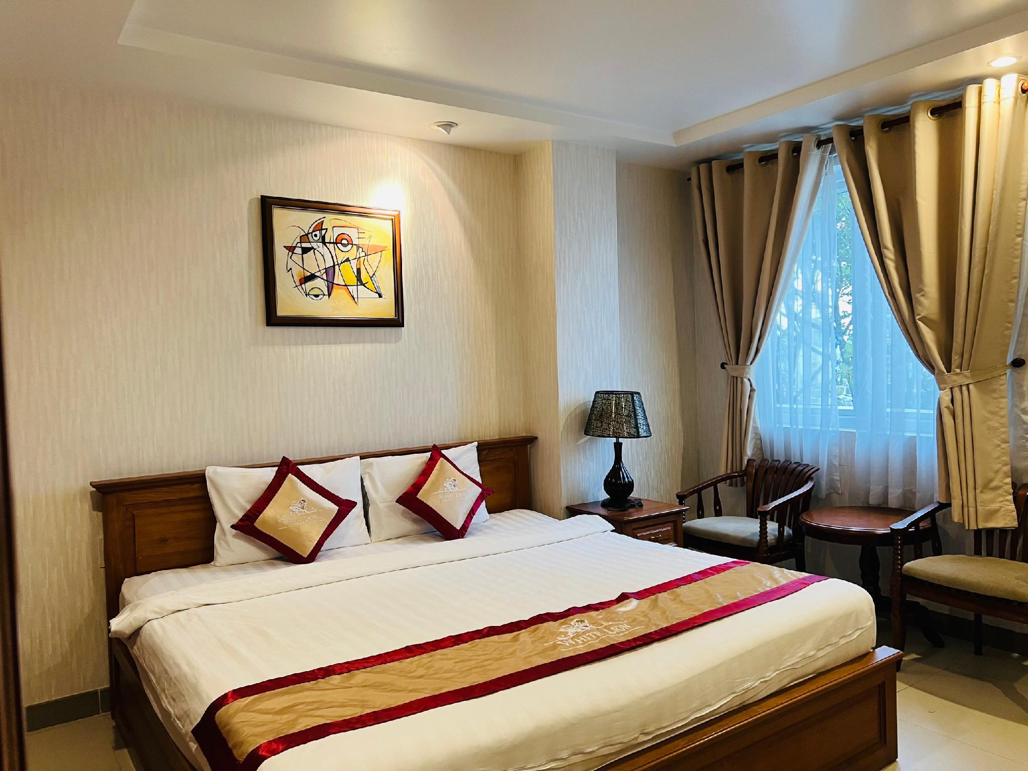 White Lion Hotel — 5