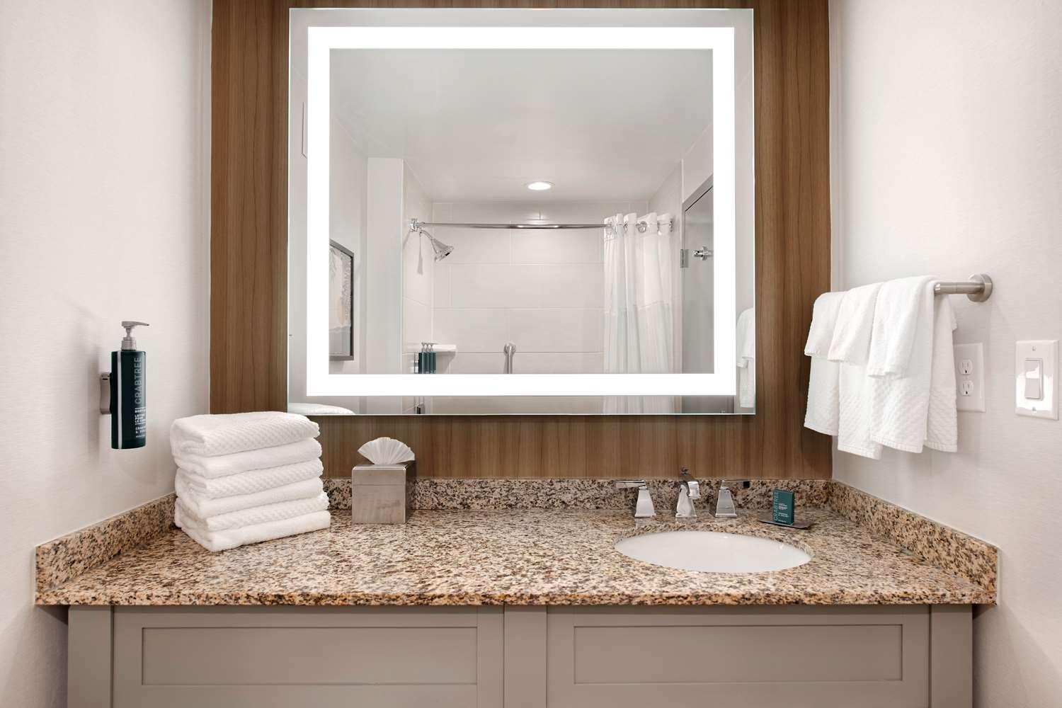 Doubletree Guest Suites Raleigh - Durham — 3