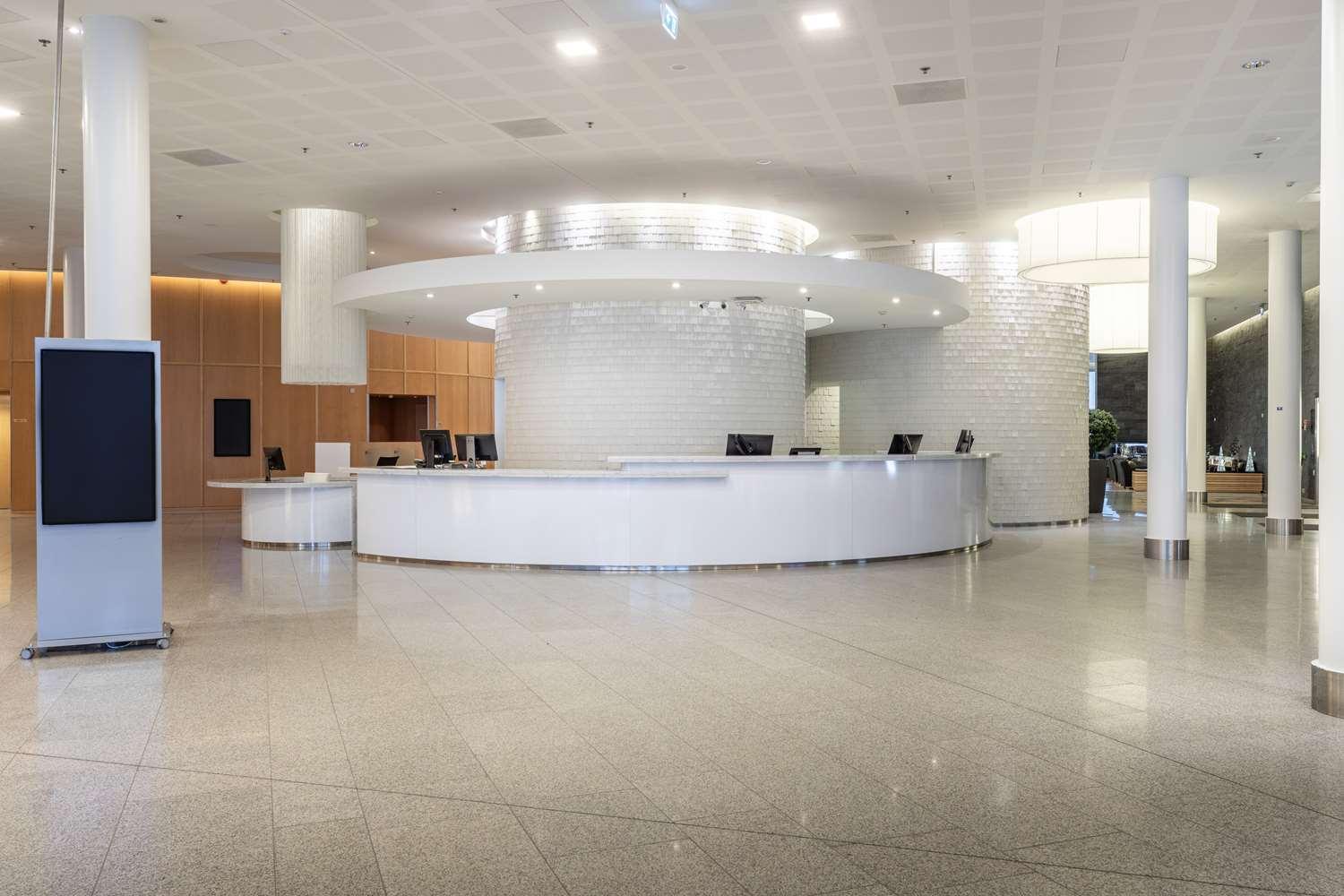 Hilton Helsinki Airport — 3