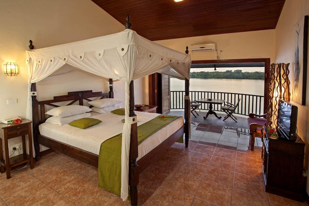 Sunset Bungalows — 10