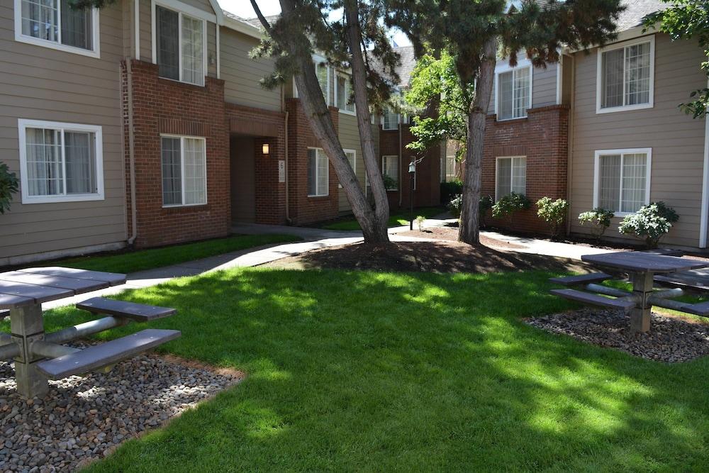 Residence Inn Portland West/Hillsboro — 4